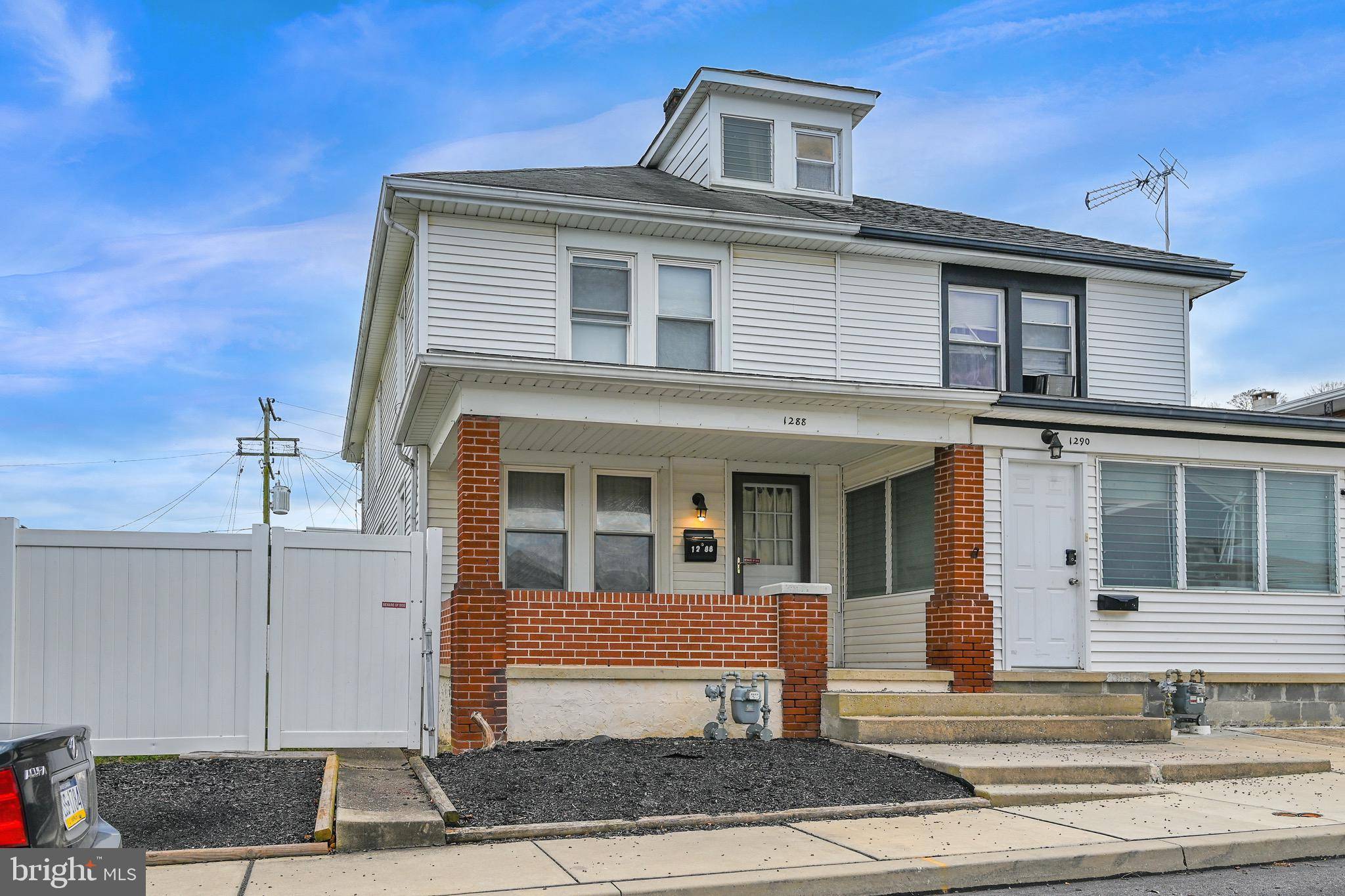 York, PA 17404,1288 W POPLAR ST