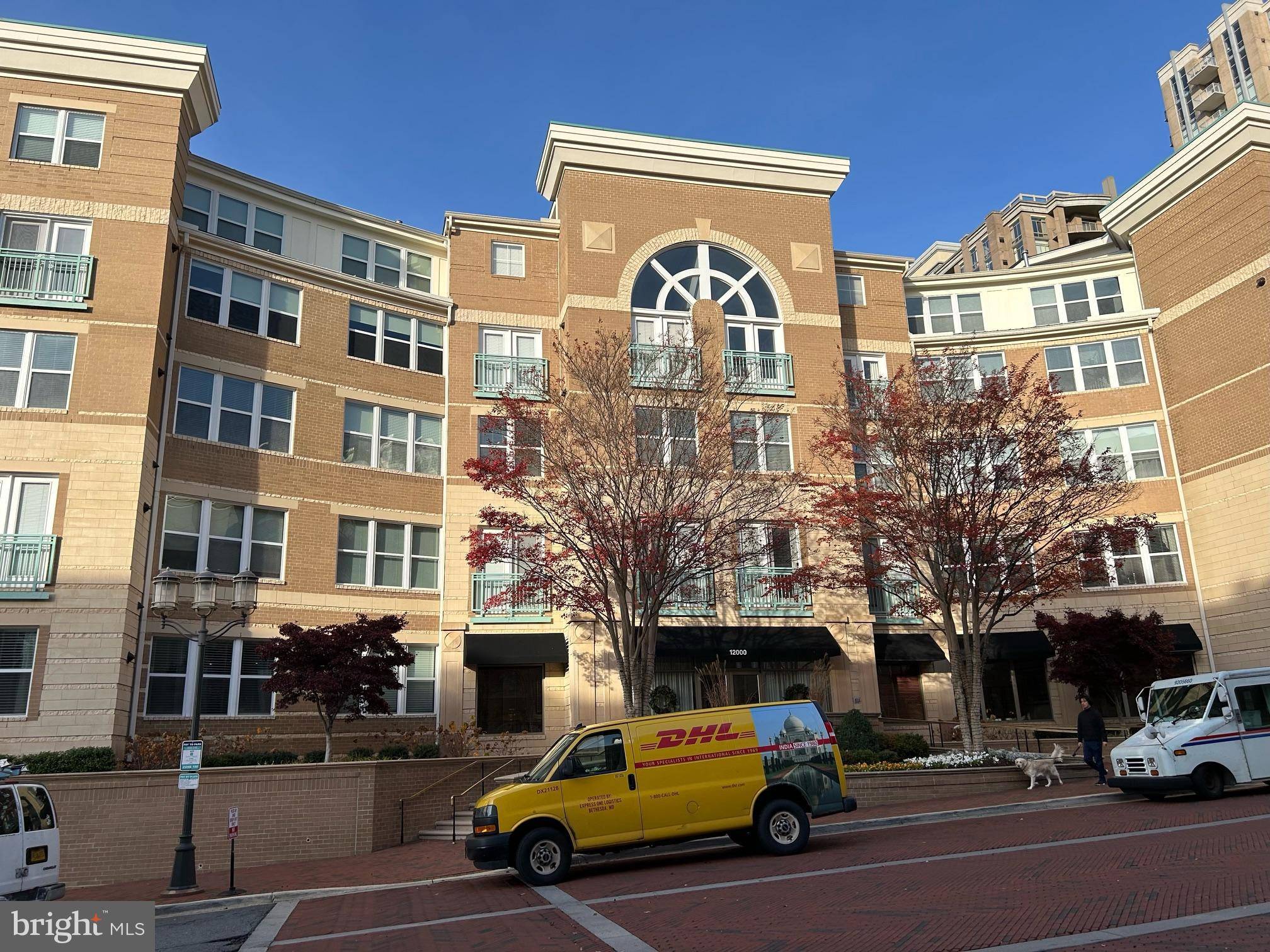 Reston, VA 20190,12000 MARKET ST #324