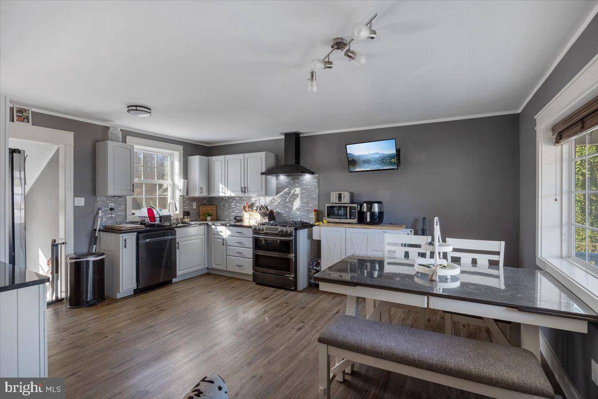 Malaga, NJ 08328,1887 WEST BLVD