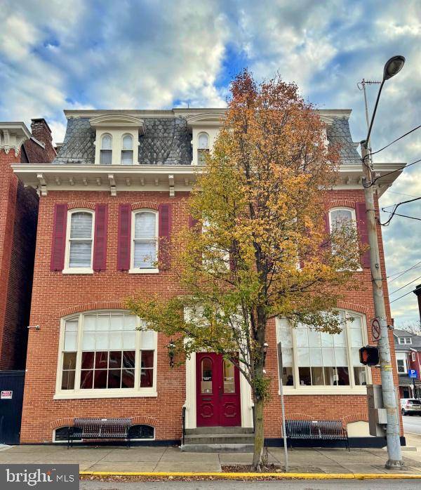 York, PA 17403,200 E MARKET ST #2W