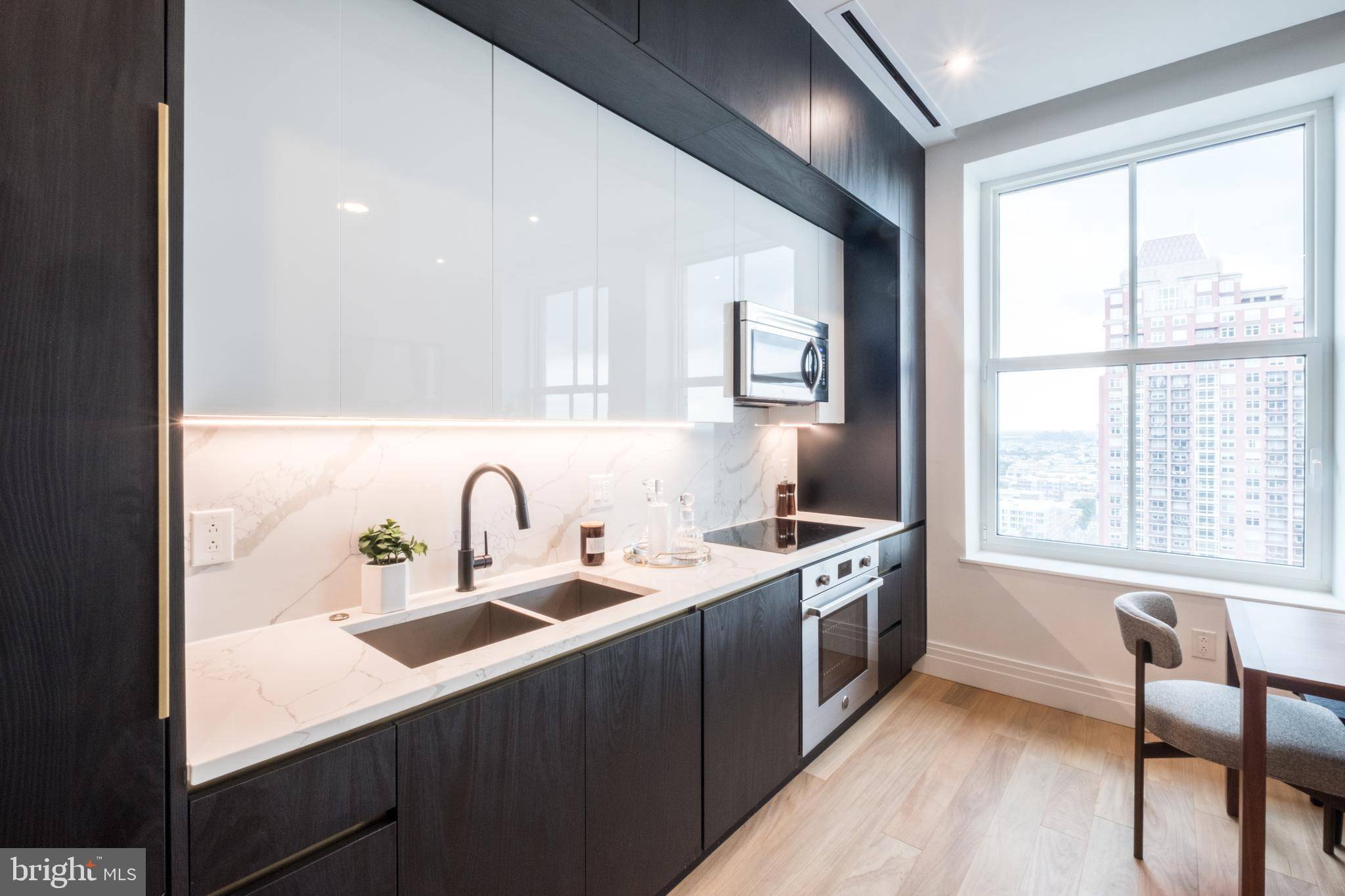 Philadelphia, PA 19102,1401 SPRUCE STREET #1BED + DEN