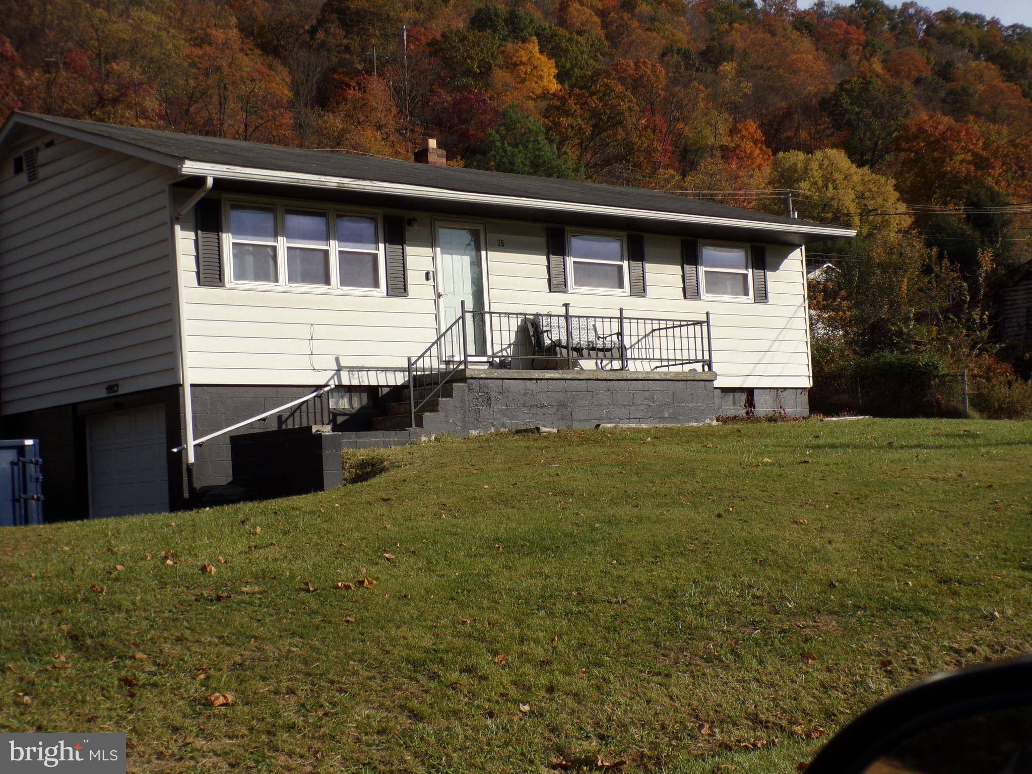 Ridgeley, WV 26753,33 ELM AVE