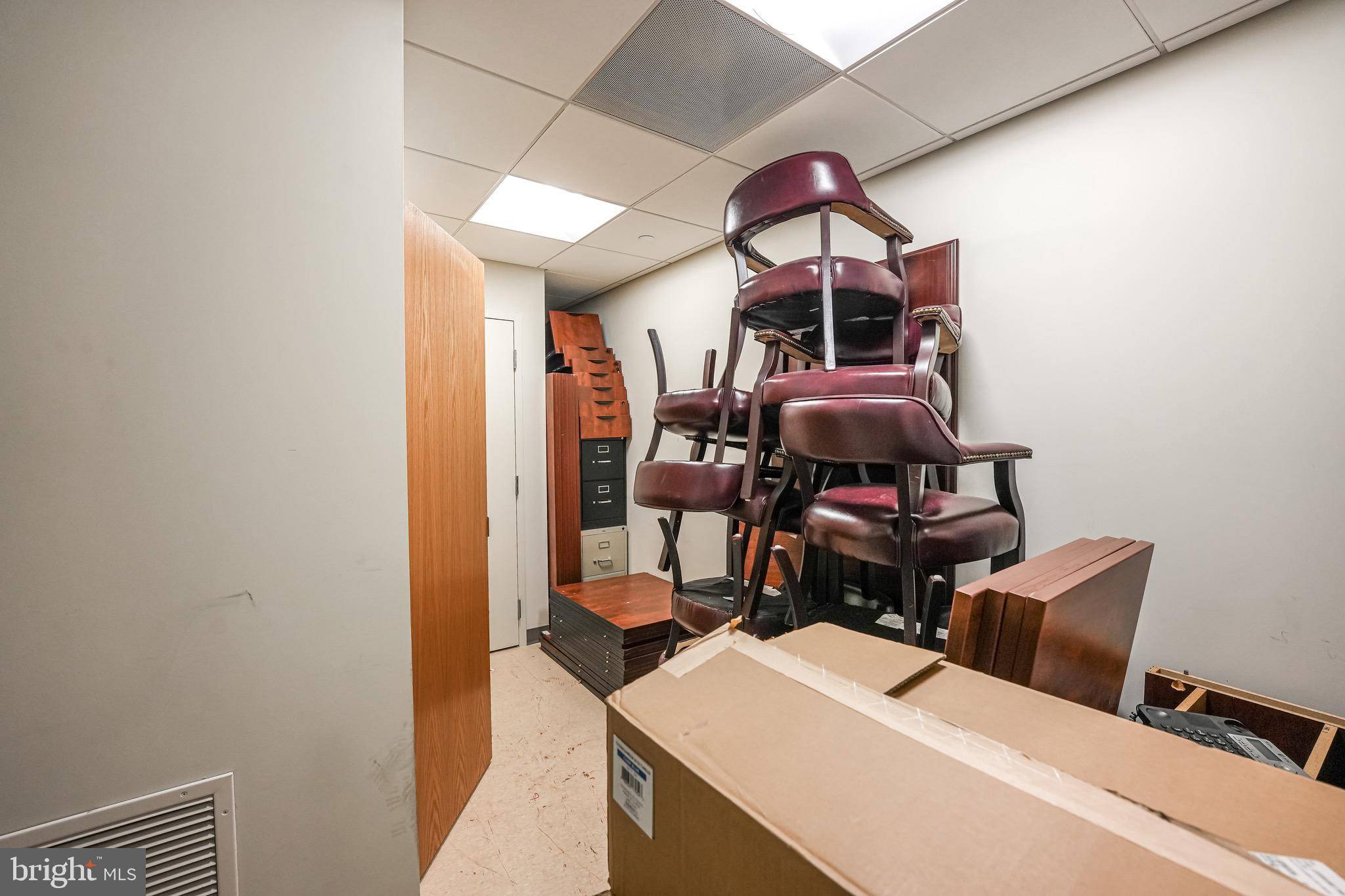 Falls Church, VA 22043,7115 LEESBURG PIKE #301/303