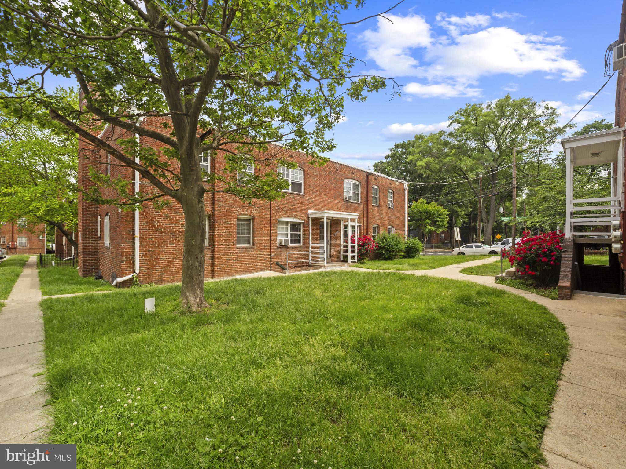 Washington, DC 20032,10 DANBURY ST SE #1