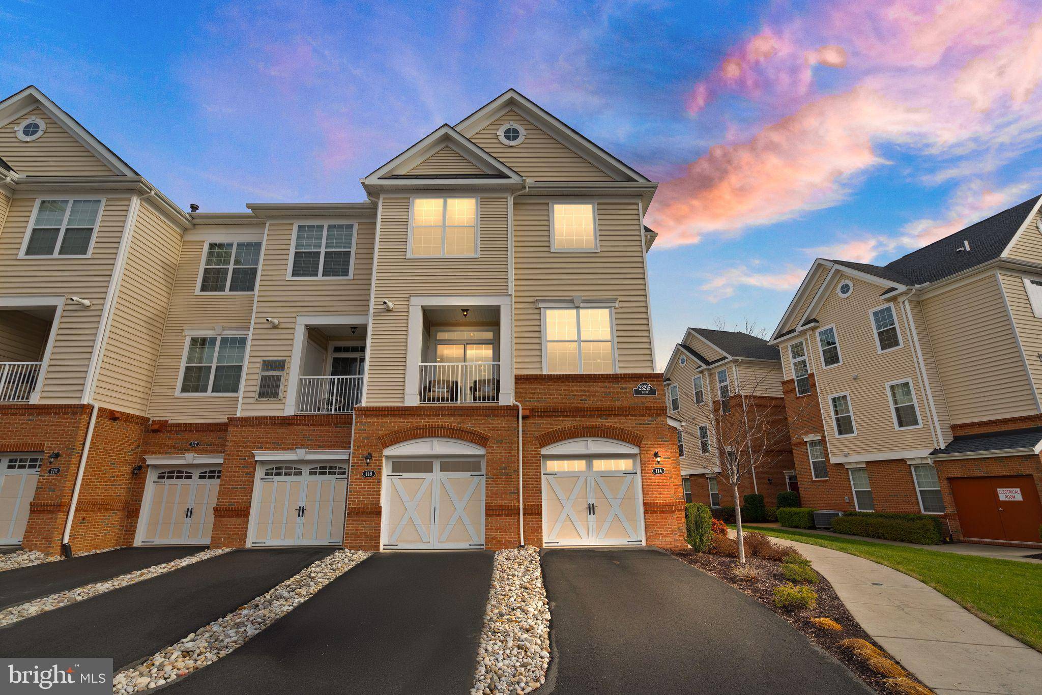 Ashburn, VA 20148,23215 MILLTOWN KNOLL SQ #114