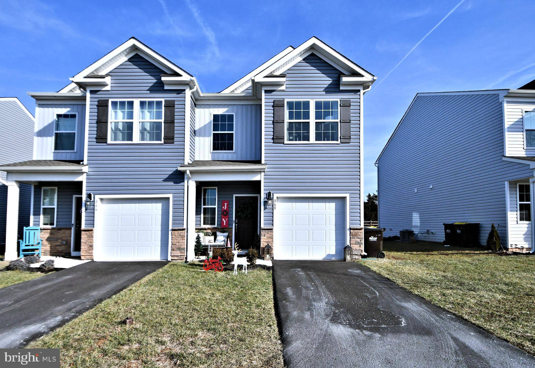 Pennsburg, PA 18073,868 PEACEFUL LN