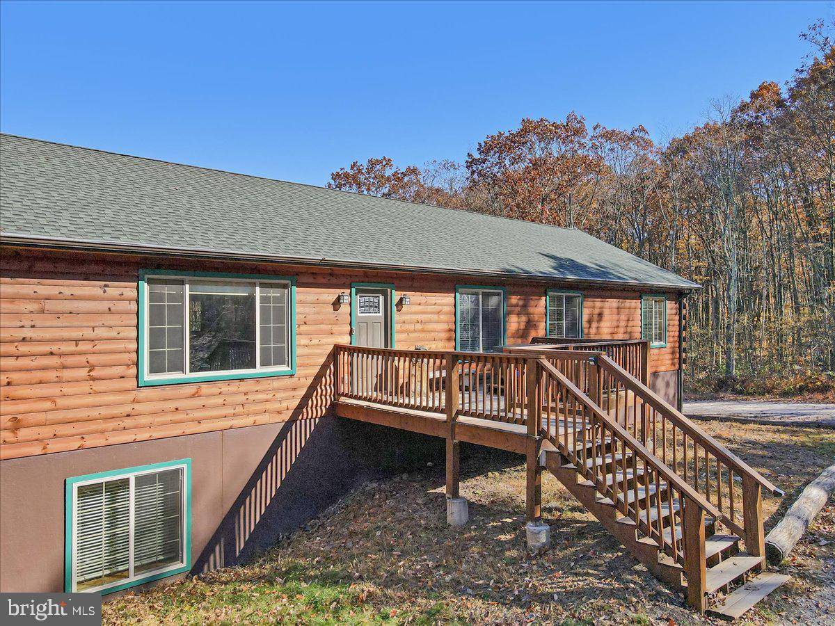 Freeland, PA 18224,121 WHISPERING PINES LN