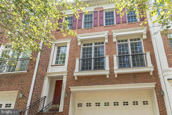 Mclean, VA 22102,7443 CARRIAGE HILLS DR