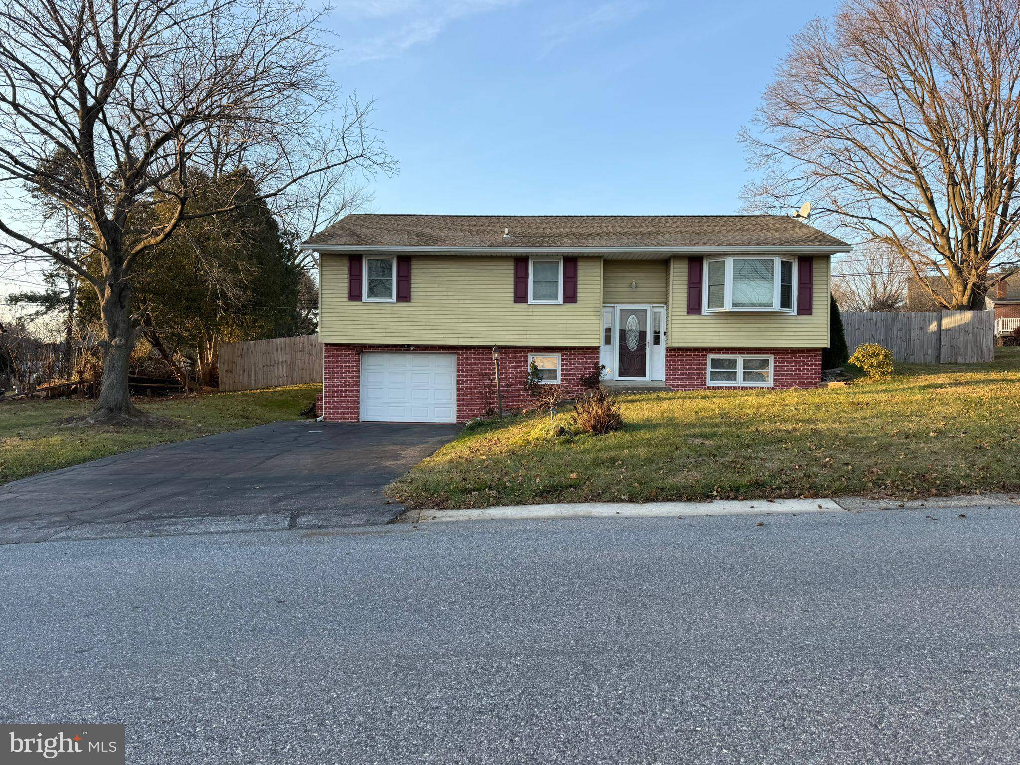 Lancaster, PA 17601,815 IMPERIAL DR