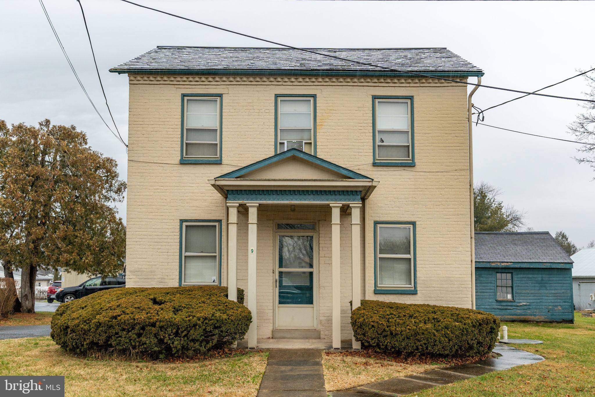 Leola, PA 17540,9 E LOCUST ST