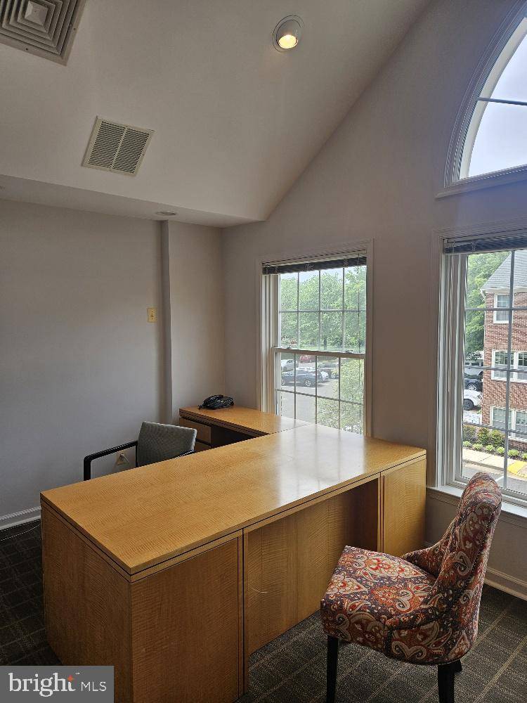 Fairfax, VA 22031,9679 MAIN ST #D