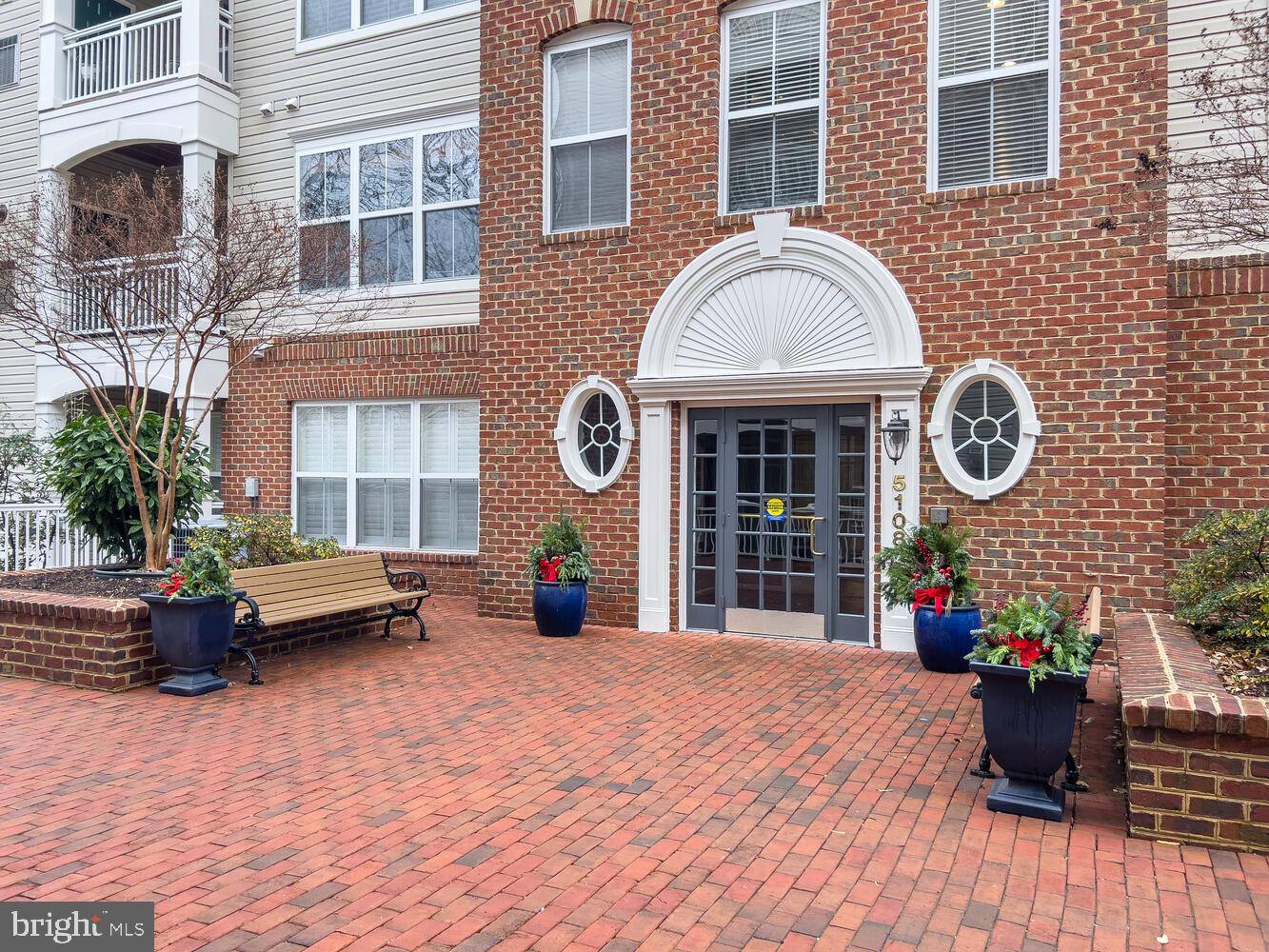 Alexandria, VA 22304,5108 DONOVAN DR #307