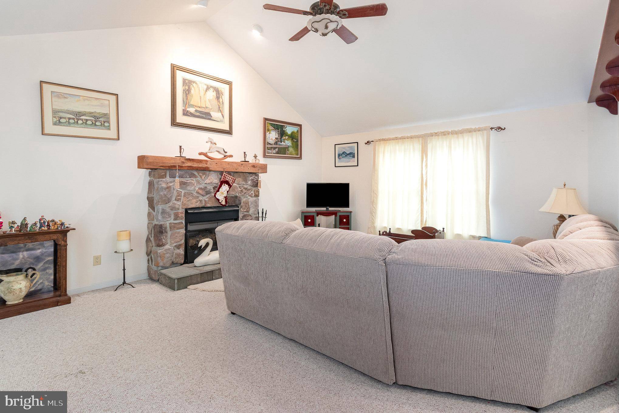 Elizabethtown, PA 17022,4229 ROUNDTOP RD
