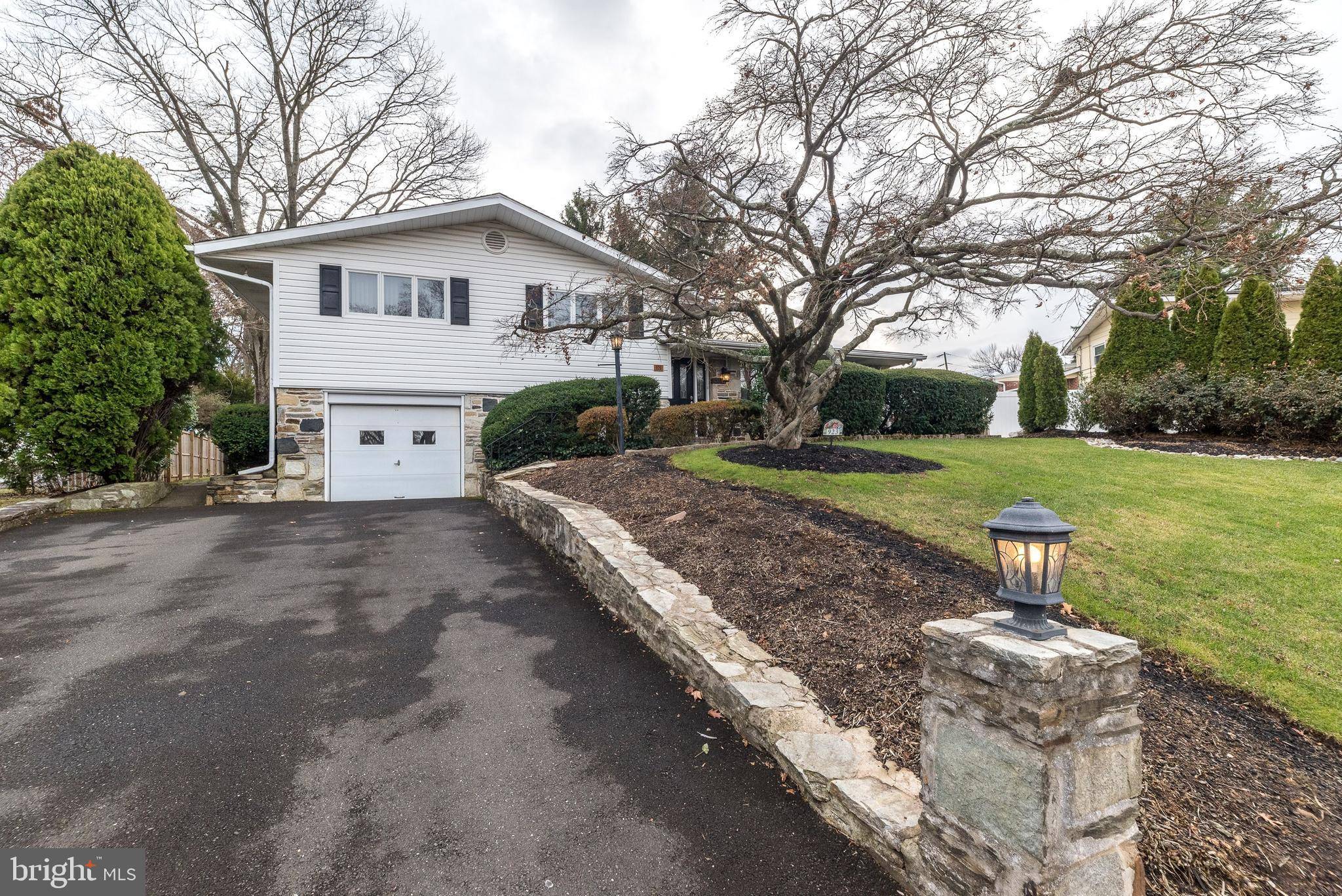 Huntingdon Valley, PA 19006,923 IRVIN RD