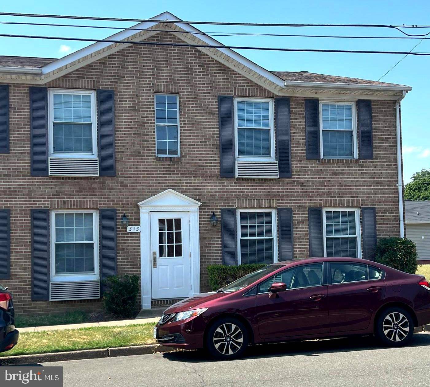 Quantico, VA 22134,315 BROADWAY ST #102