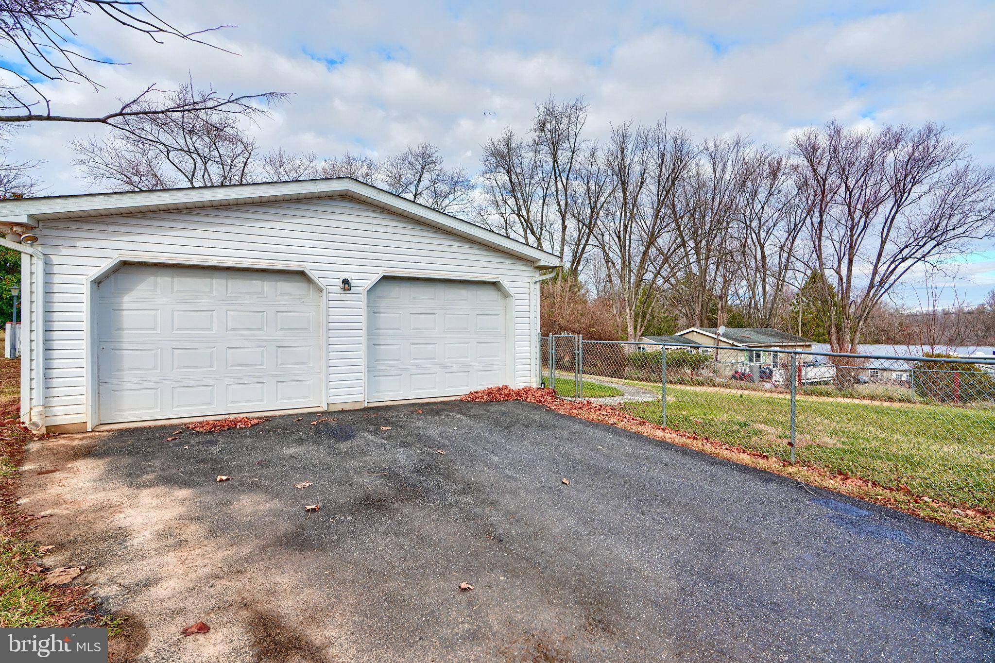 Airville, PA 17302,300 HIGHVIEW DR