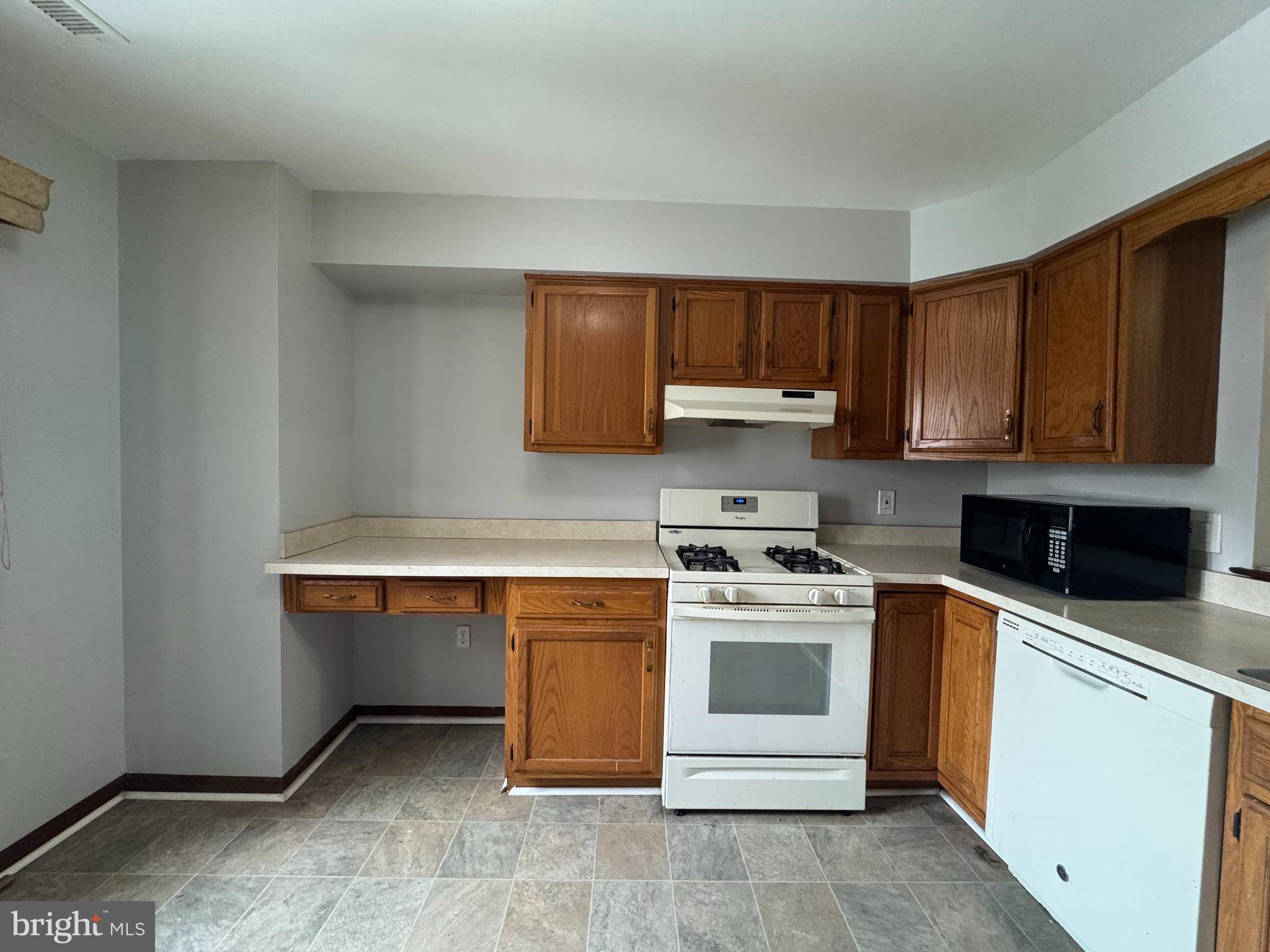 Philadelphia, PA 19128,9103 AYRDALECRESCENT ST #44A