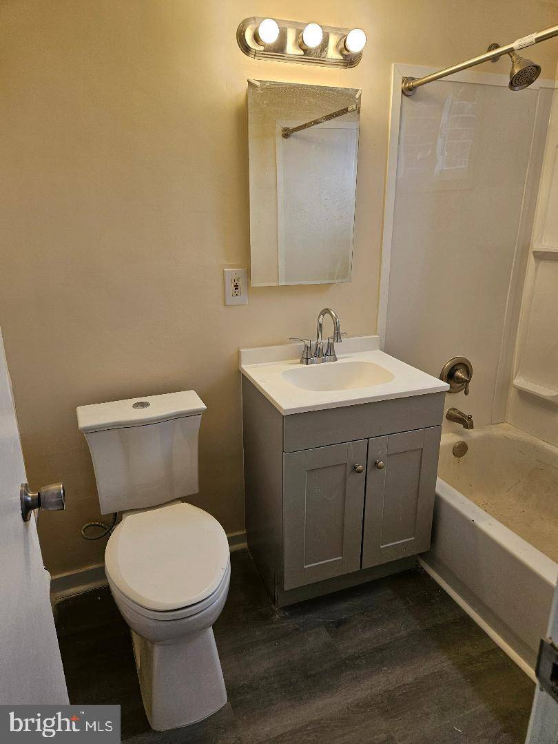 Washington, DC 20032,10 HALLEY PL SE #203