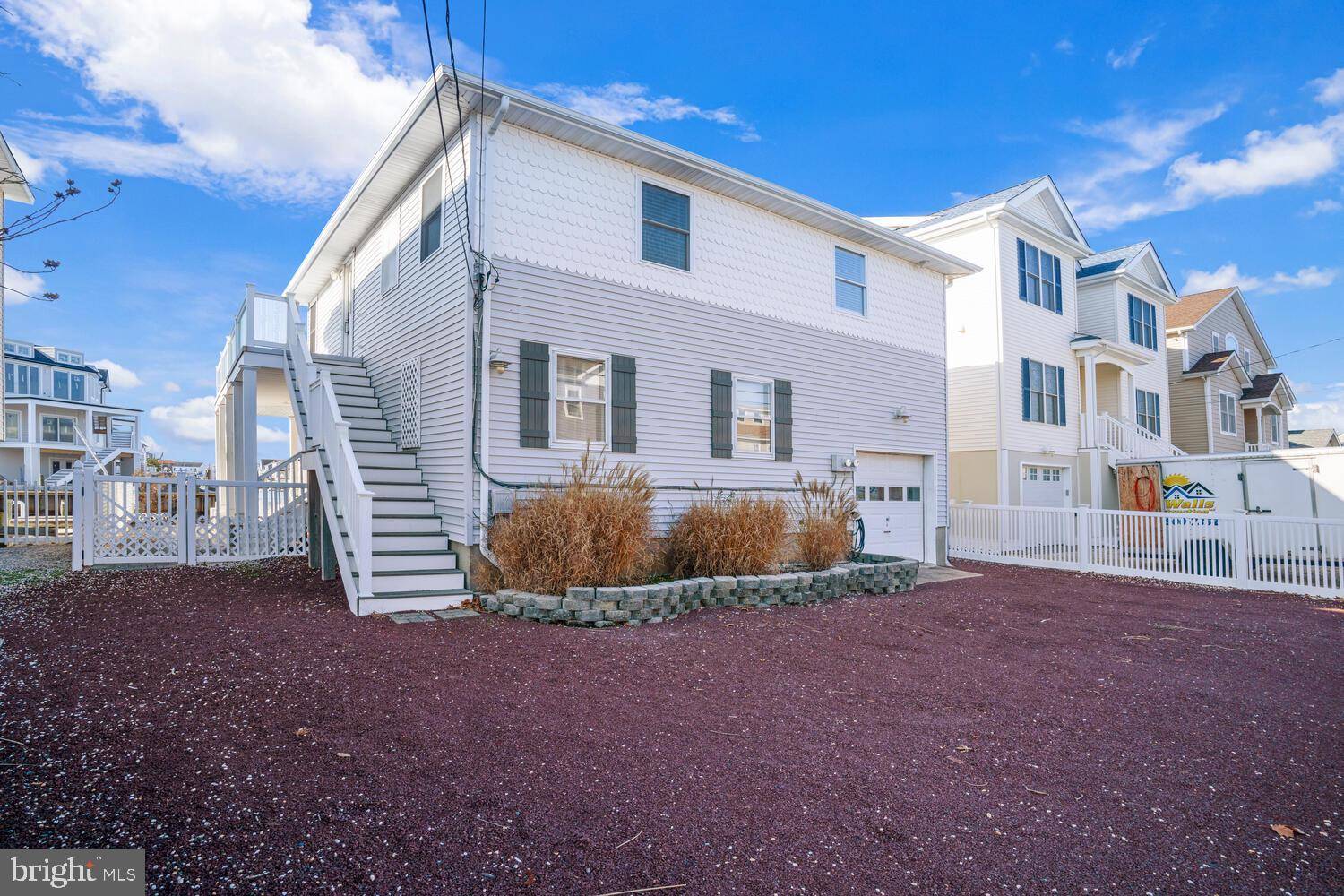 Manahawkin, NJ 08050,1427 PAUL BLVD