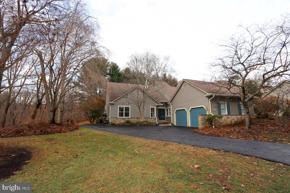 Huntingdon Valley, PA 19006,658 HIDDEN POND LN