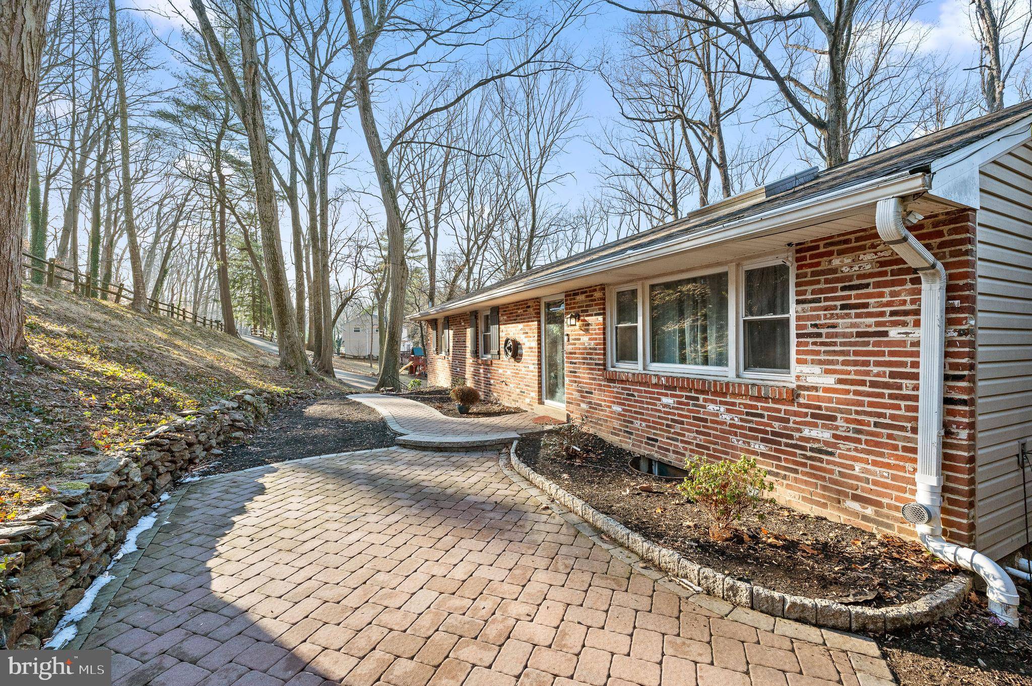 Media, PA 19063,3 WOODED LN