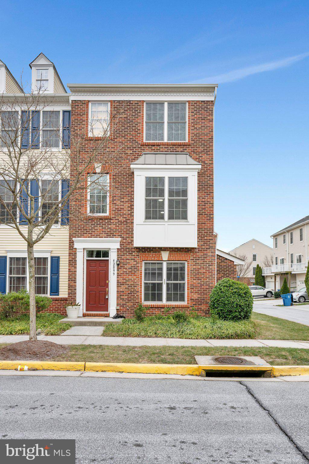 Chantilly, VA 20152,42899 PAMPLIN TER