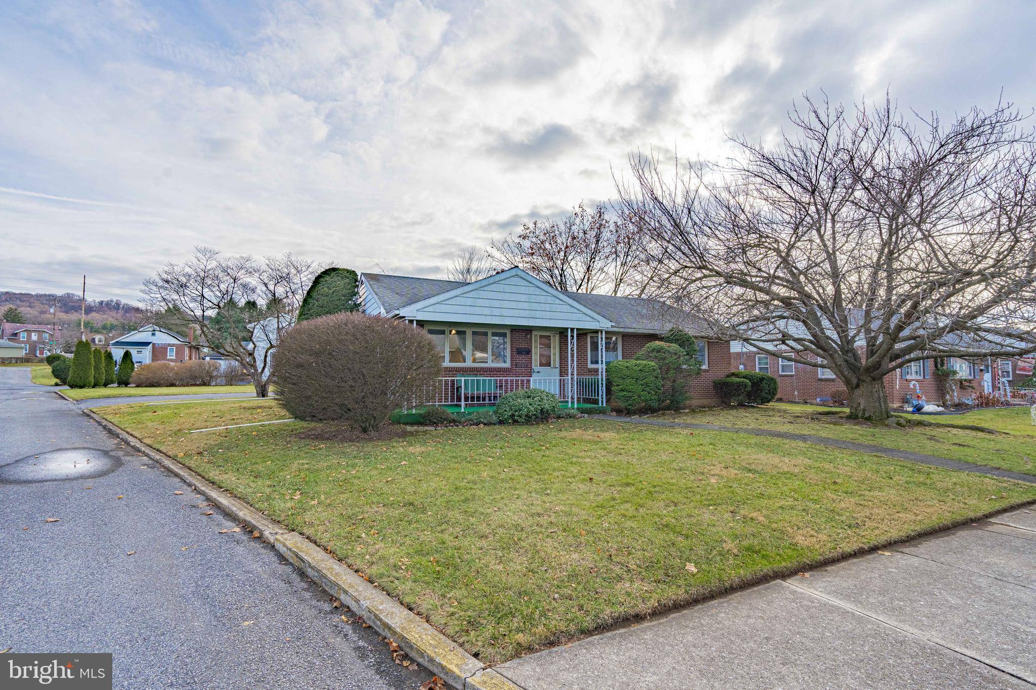 Emmaus, PA 18049,1232 W BROAD ST