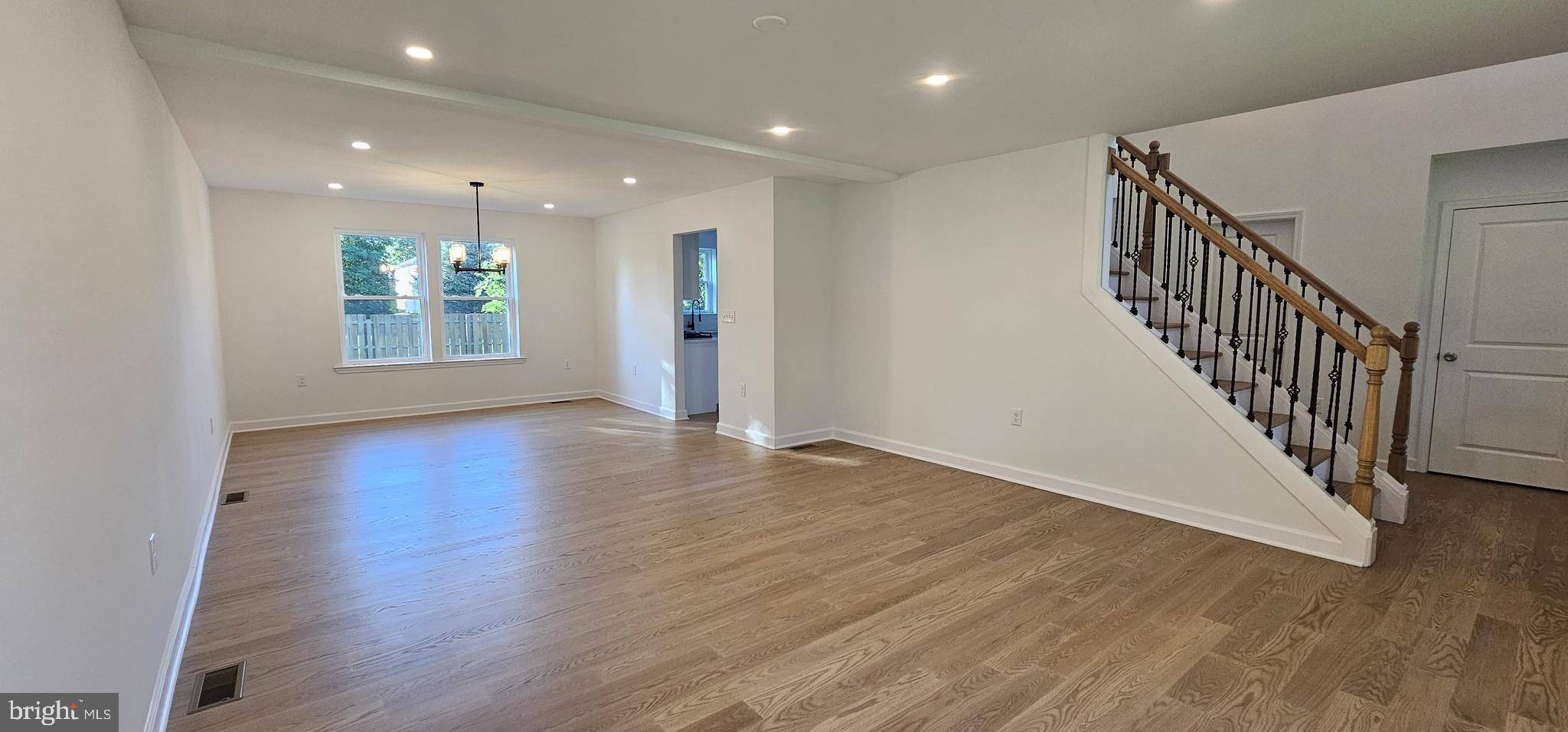 Hamilton, NJ 08610,434 REDFERN