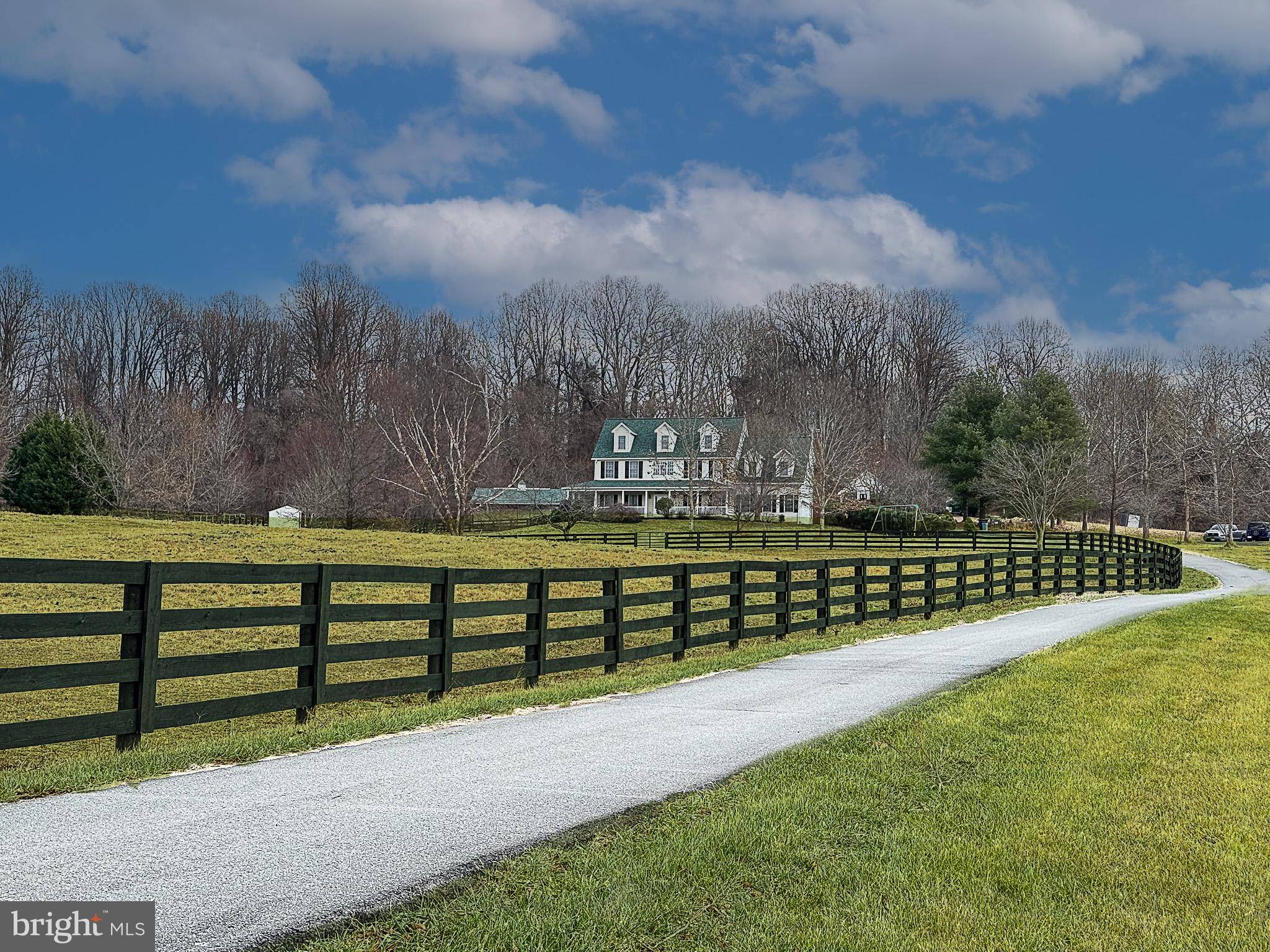 Paeonian Springs, VA 20129,16766 CLARKES GAP RD