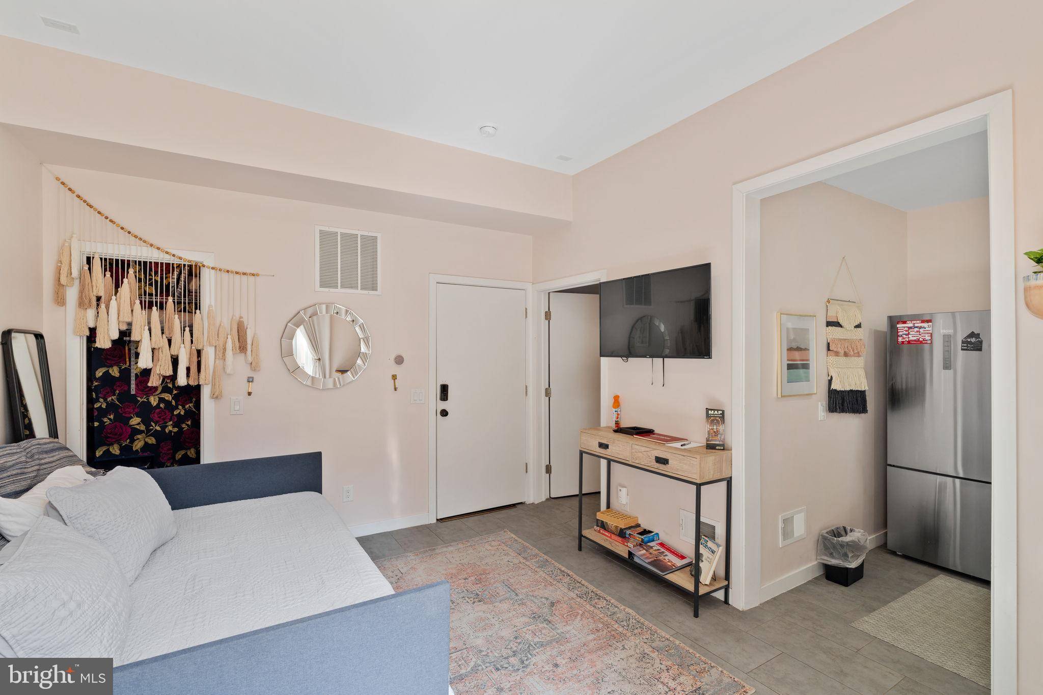 Philadelphia, PA 19122,1303 N HOPE ST #B