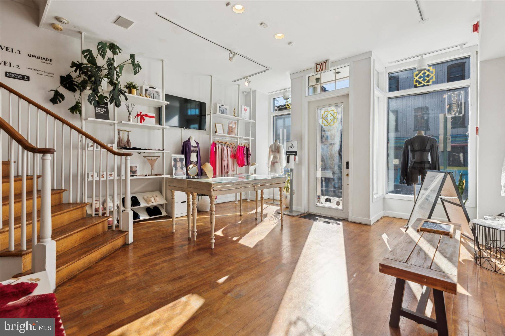 Philadelphia, PA 19127,4403 MAIN ST