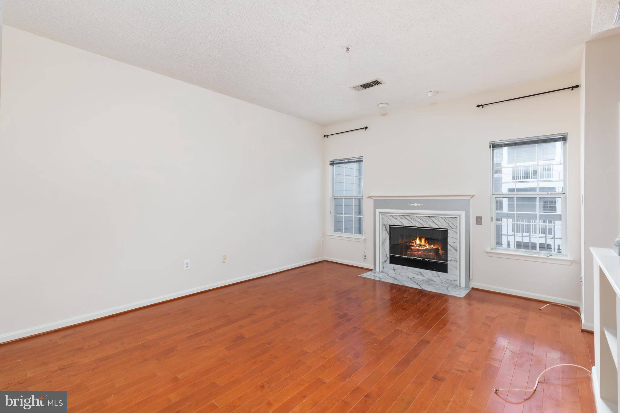 Reston, VA 20190,1705 LAKE SHORE CREST DR #25