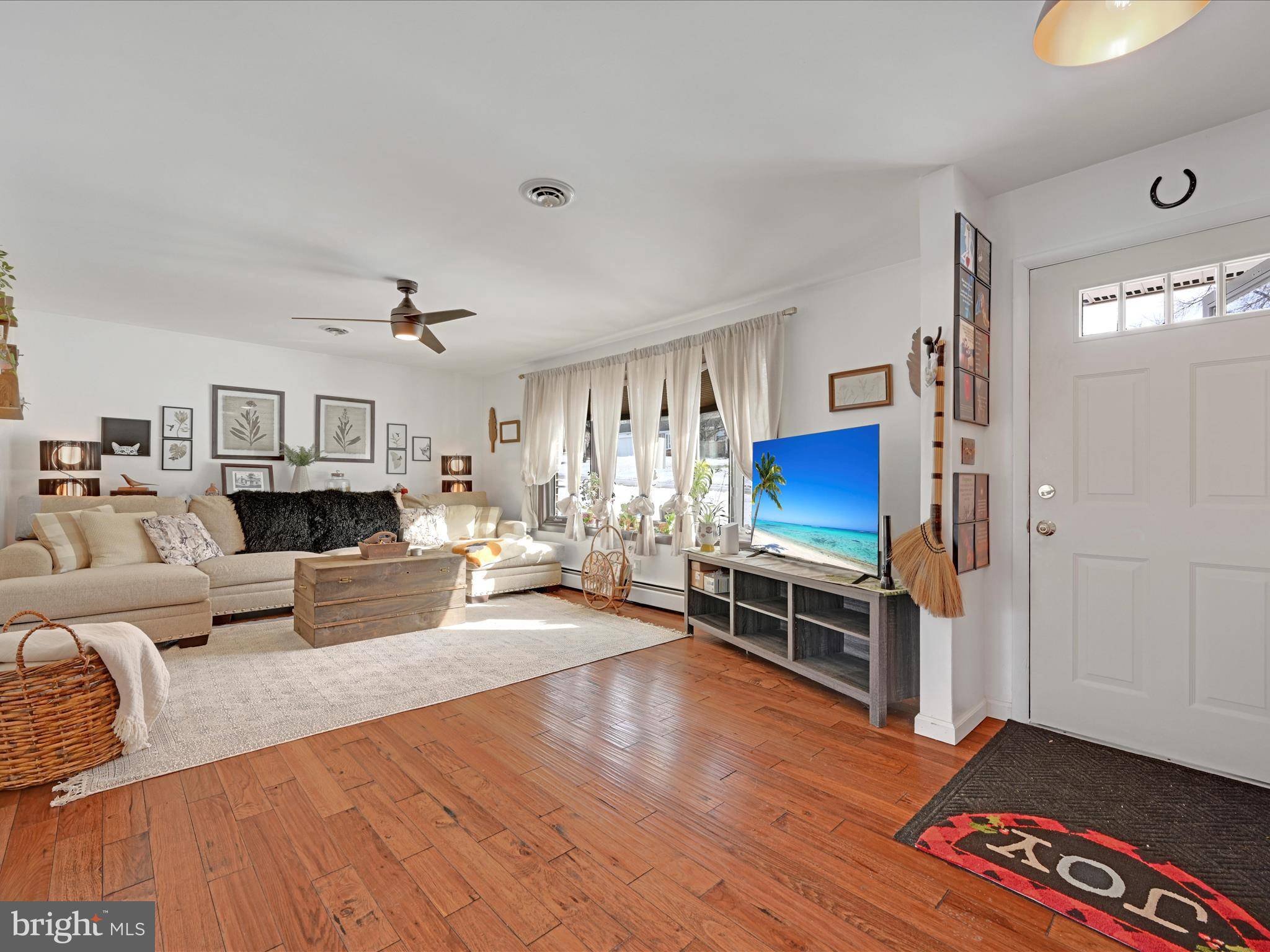 Jacobus, PA 17407,19 HILLSIDE DR