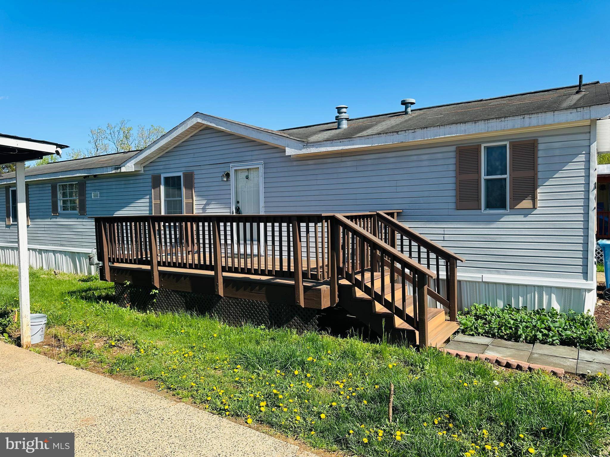 Manassas Park, VA 20111,7407 PEPPERTREE LN