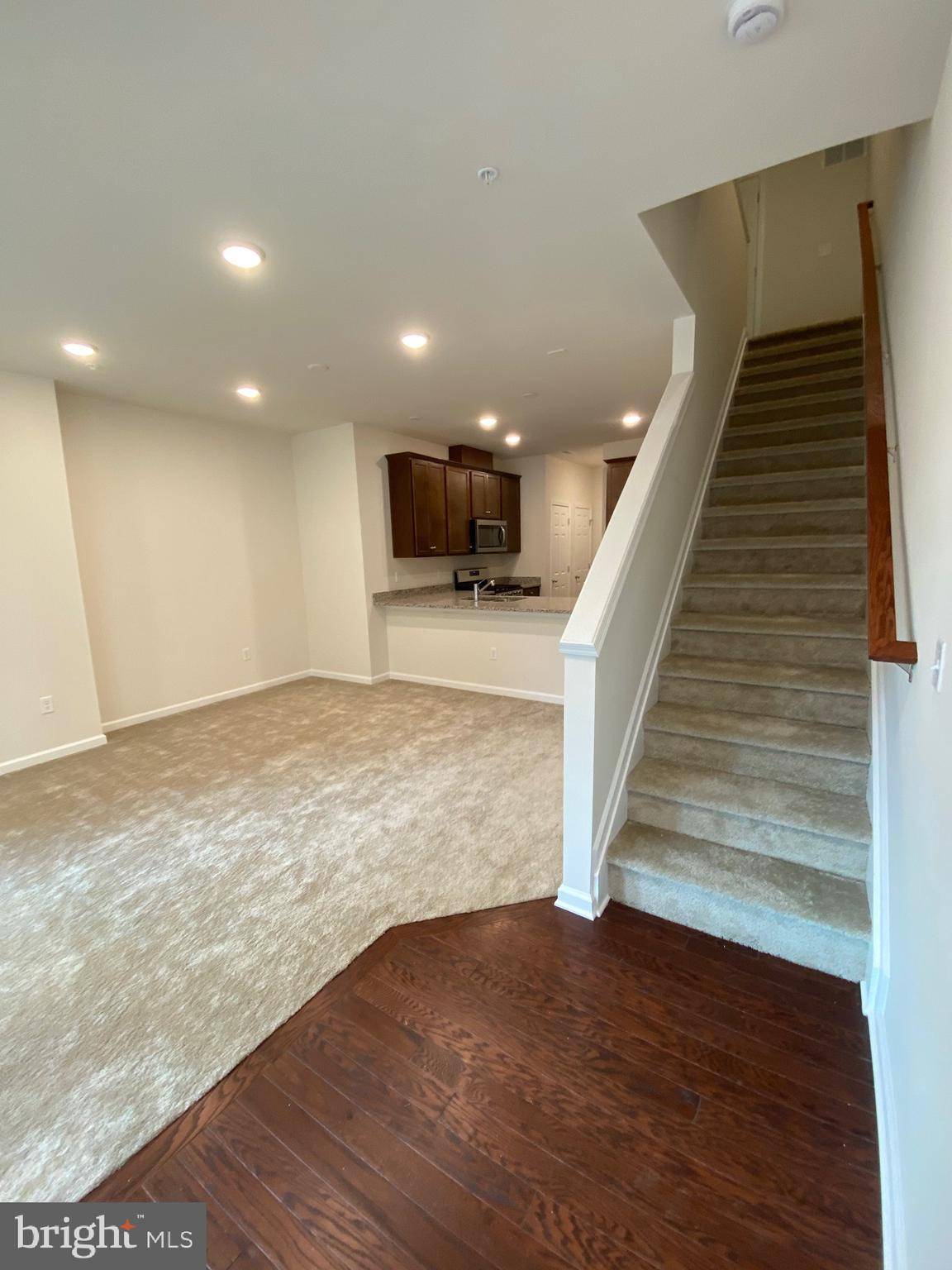 Princeton Junction, NJ 08550,403 READING CT