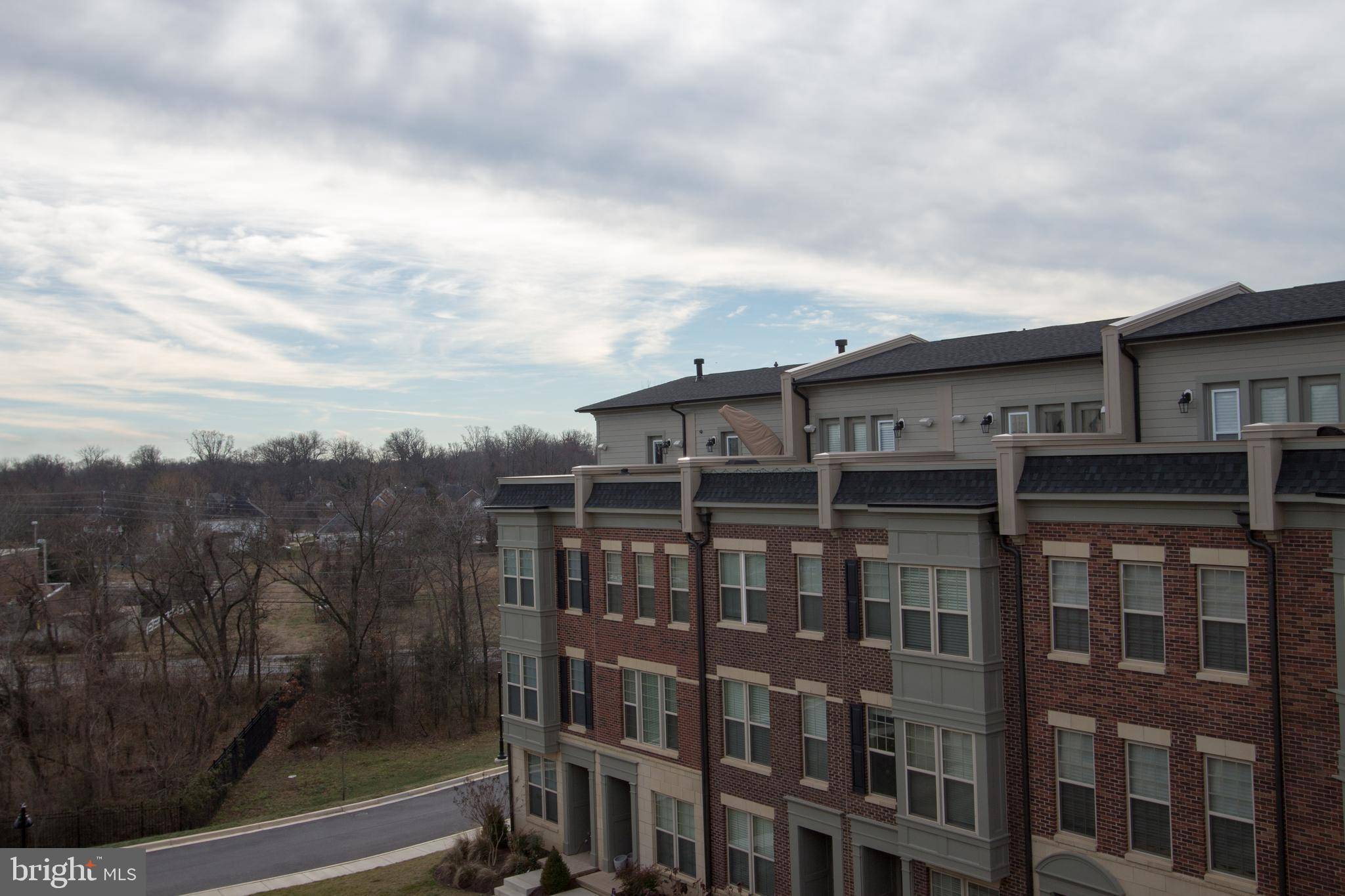 Oxon Hill, MD 20745,839 REGENTS SQ #352