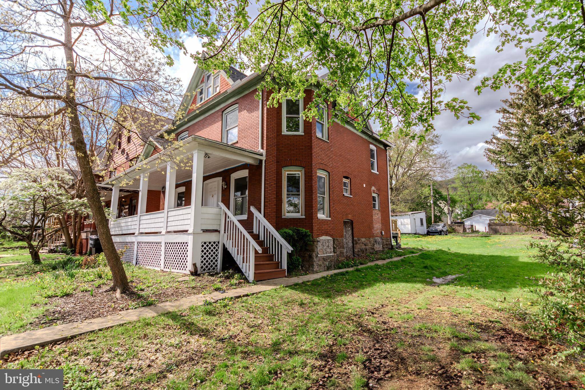 Williamsport, PA 17701,928 HIGH ST