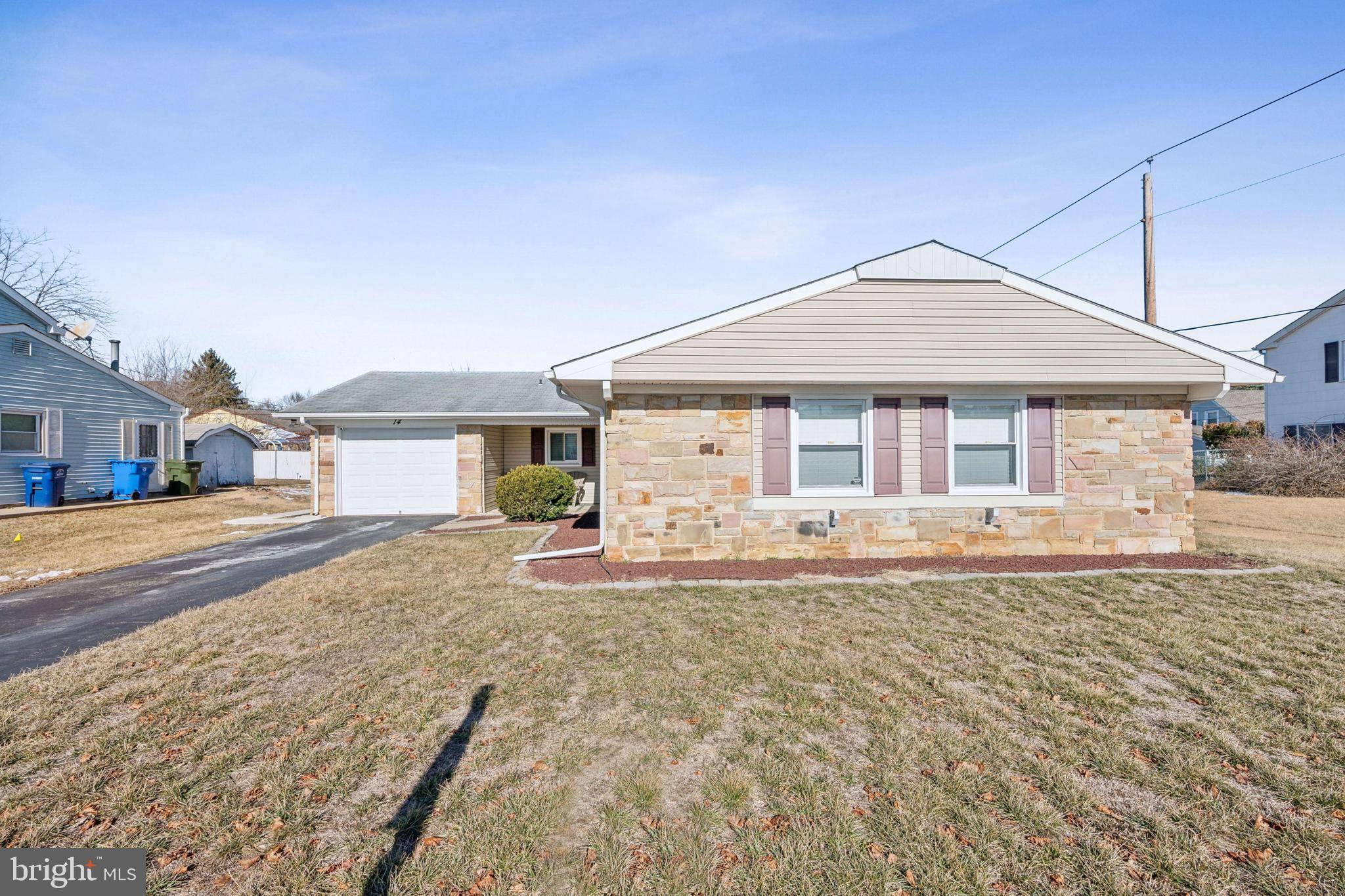 Willingboro, NJ 08046,14 HOLSTONE LN