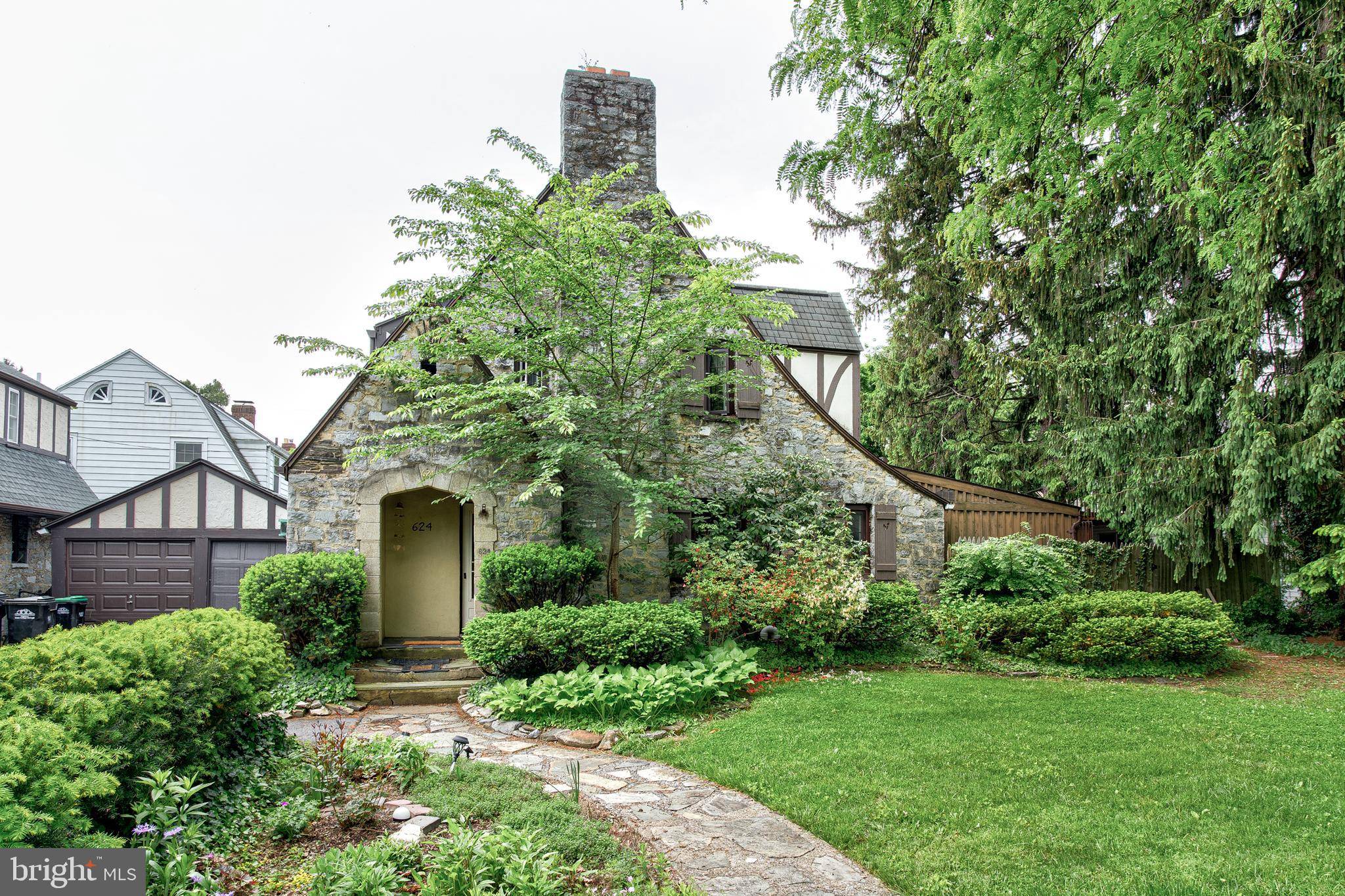State College, PA 16801,624 LOCUST LN