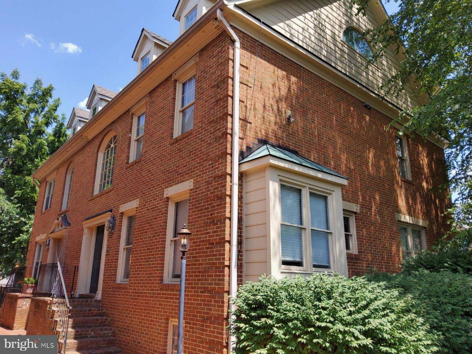 Mclean, VA 22101,1537 CEDAR AVE