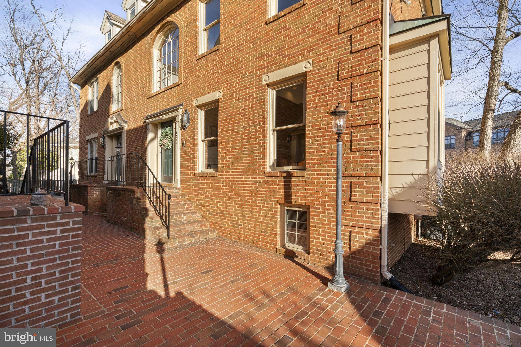 Mclean, VA 22101,1537 CEDAR AVE
