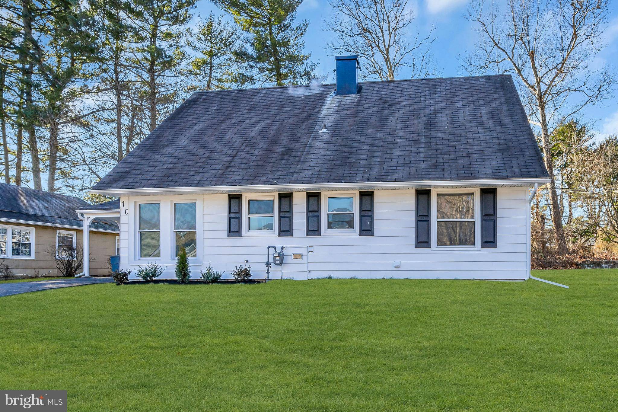 Willingboro, NJ 08046,10 MEADOWLARK LN