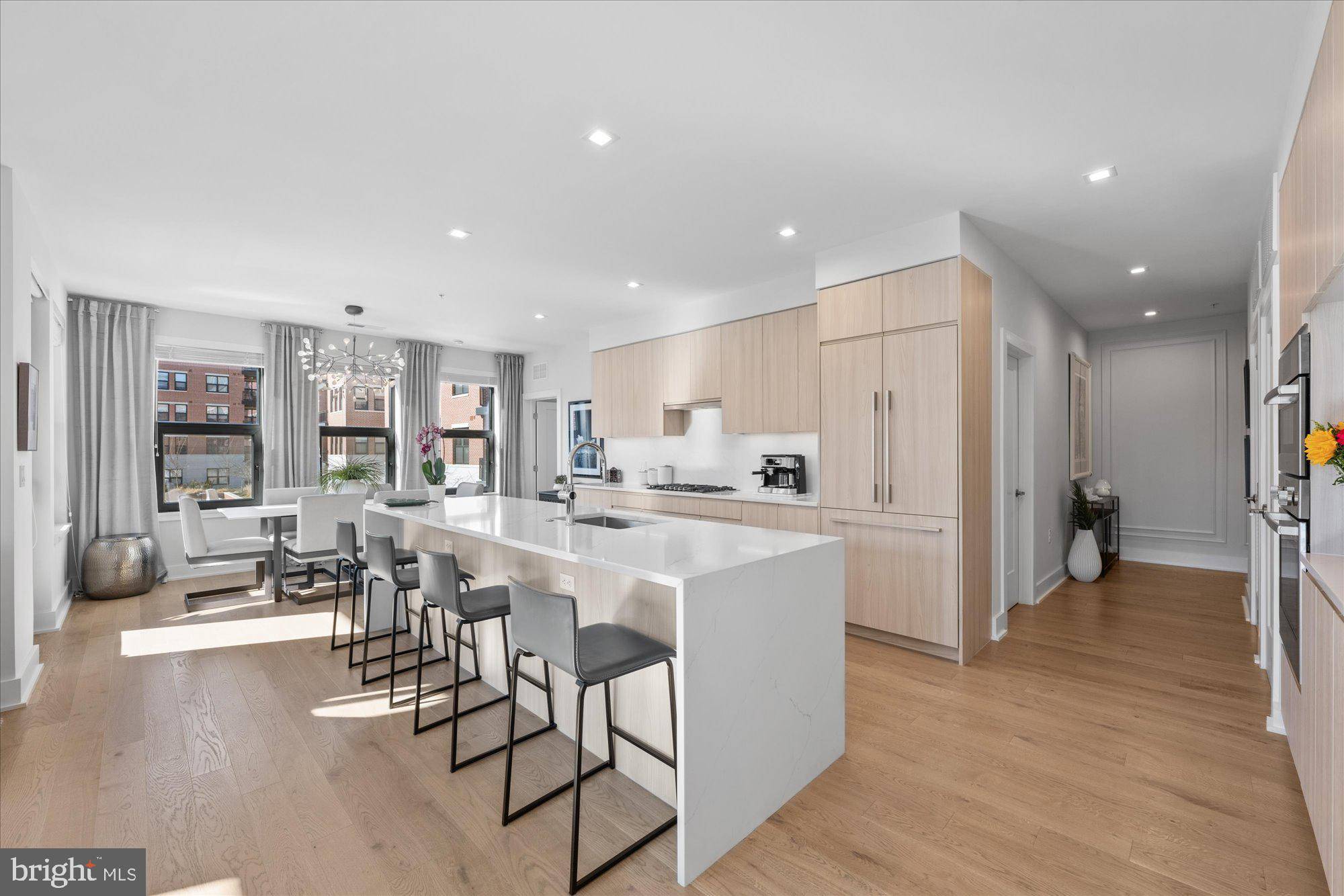 Alexandria, VA 22301,737 SWANN AVE #212