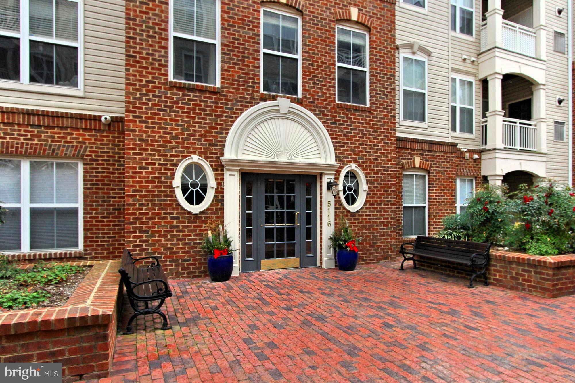 Alexandria, VA 22304,5116 DONOVAN DR #405