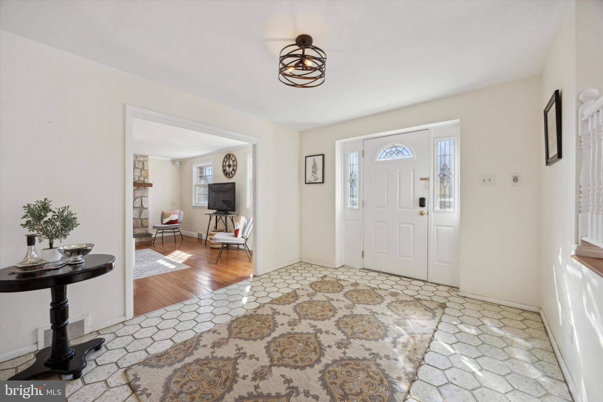 Wallingford, PA 19086,202 KNOLL RD