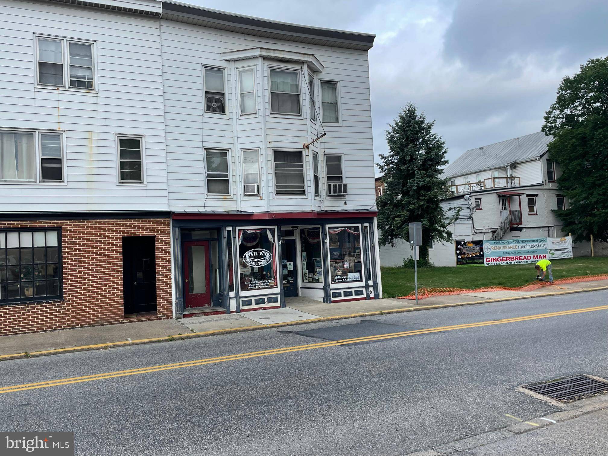 Mechanicsburg, PA 17055,10 S MARKET ST