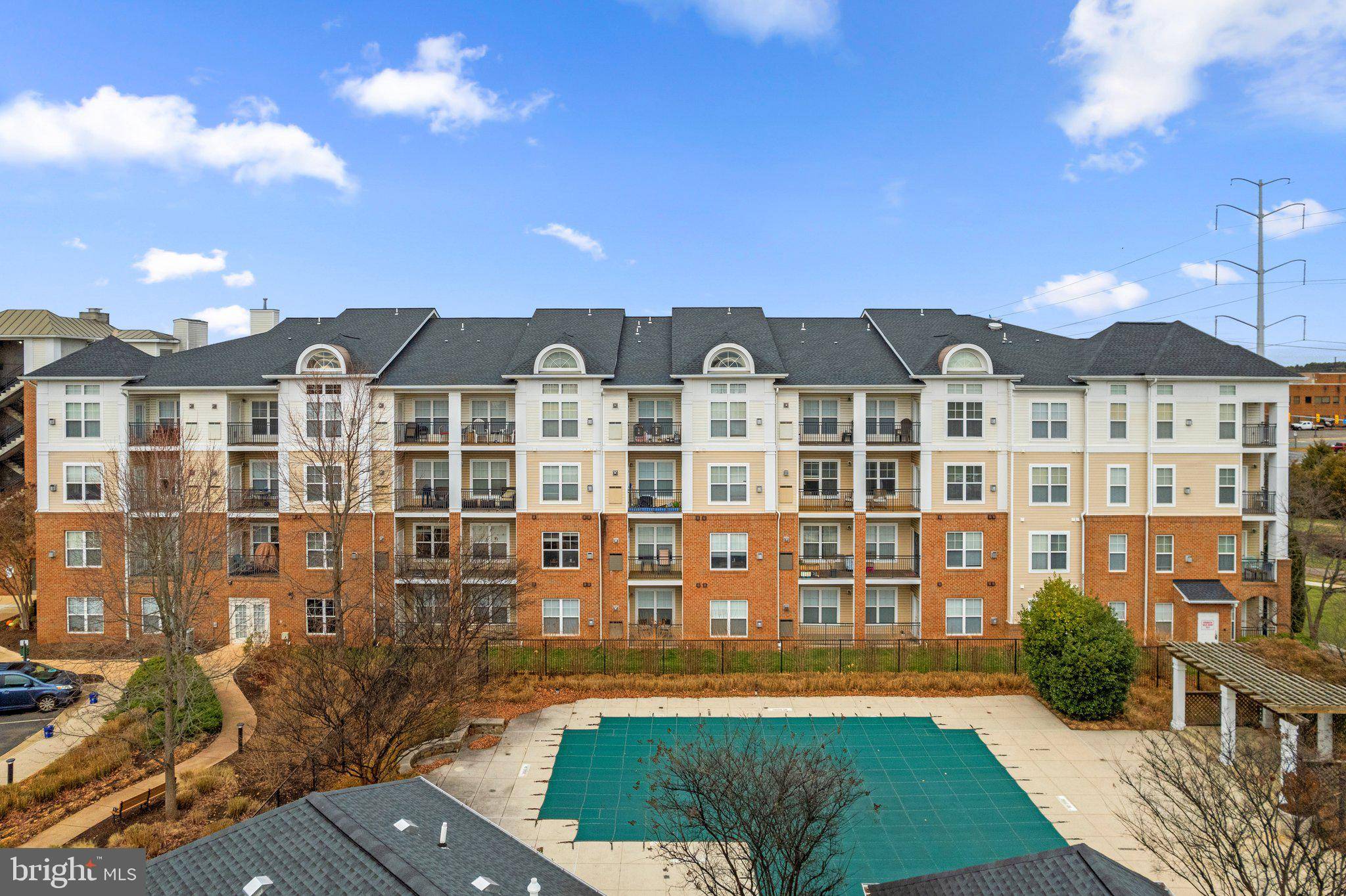 Chantilly, VA 20151,3830 LIGHTFOOT ST #223