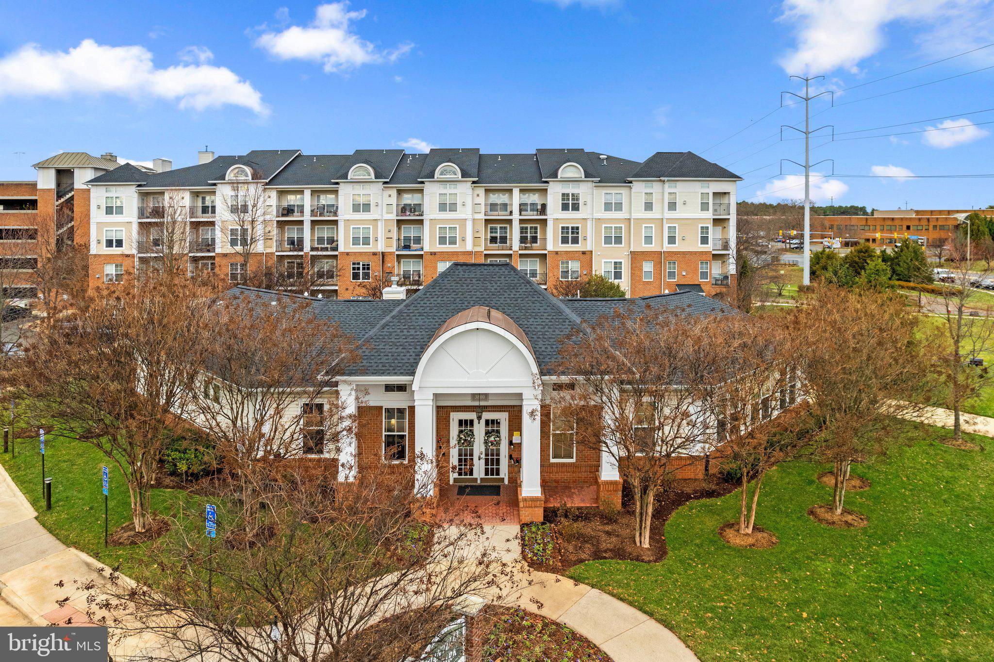 Chantilly, VA 20151,3830 LIGHTFOOT ST #223