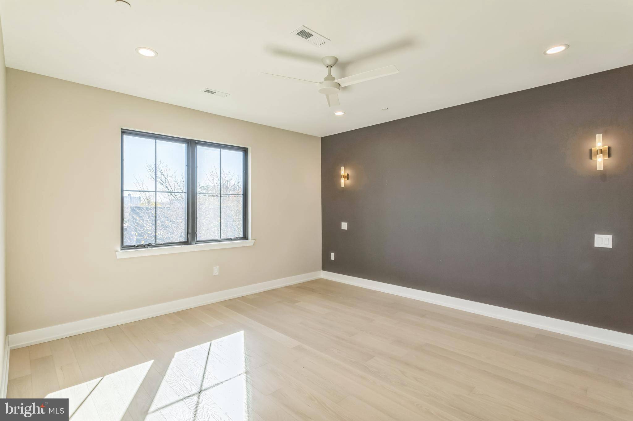 Philadelphia, PA 19128,206 KALOS ST