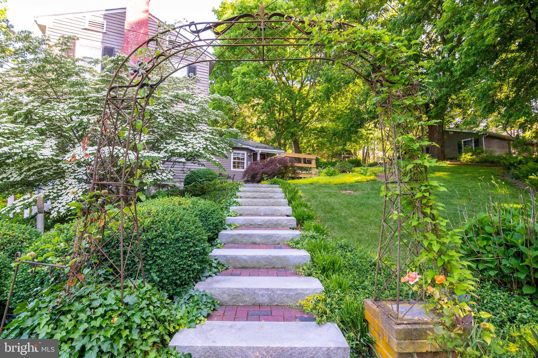 Mount Jackson, VA 22842,303 ORCHARD DR